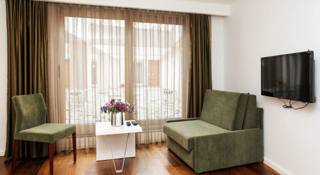 Nish Istanbul Suites & Hotel, Varaa Hotelli Hotellit Marmara-alue pysäköinnillä, Pysäköinti