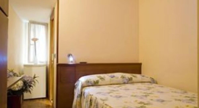 Buone Vacanze, Забронировать Отель Отели Рима с парковкой, рядом с Станция метро Manzoni, Парковка