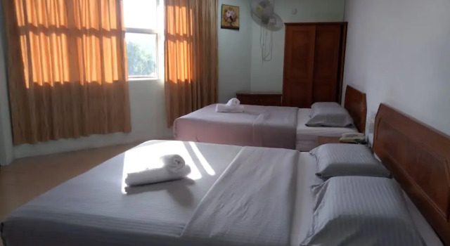 Четырёхместный семейный номер Standard Sherwinton Hotel