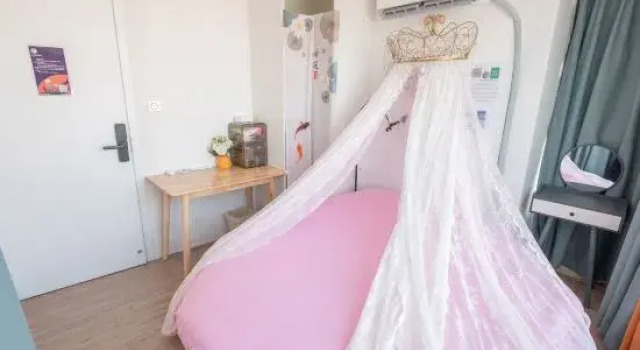 Люкс с 3 комнатами Lilaoshijia Homestay