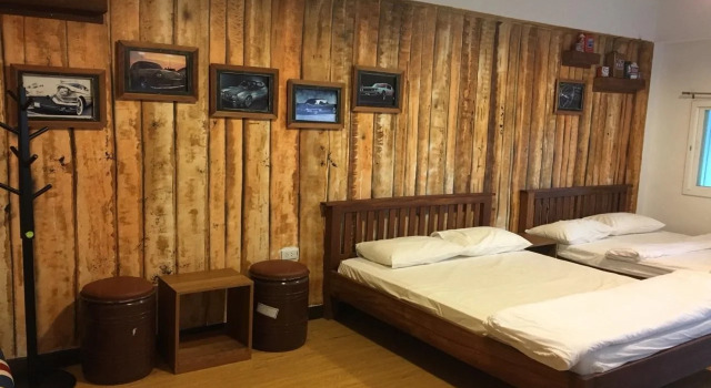 Bed and Breakfast Rim Phu Phu Resort, Varaa Lomakeskus Hotellit North-Eastern Thailand pysäköinnillä, Pysäköinti