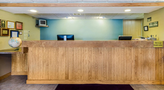 AmericInn Hesston, Đặt Khách sạn Hesston Kansas