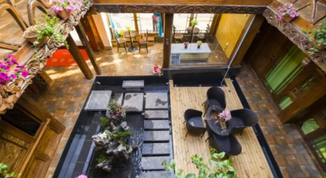 Lijiang Pengyouquan Inn, Забронировать Отель Лицзян Юньнань, рядом с Улица Сквер-стрит Древнего города Даянь