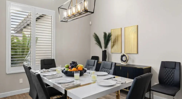 Коттедж Private Pool, Chefs Kitchen & Patio Near Old Town Scottsdale Desert Luma by Avantstay