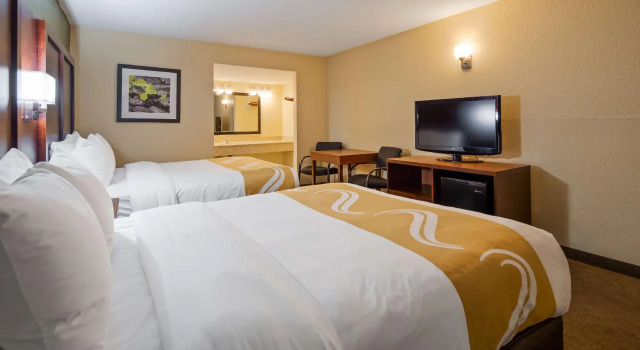 Четырёхместный номер Standard SureStay Plus Hotel by Best Western Willcox