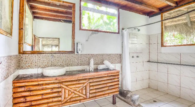Standard Twin room with balcony Cotococha Lodge