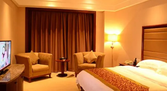 Люкс Superior Jinduhui International Hotel (Guiyang Ouyanghai Plaza)