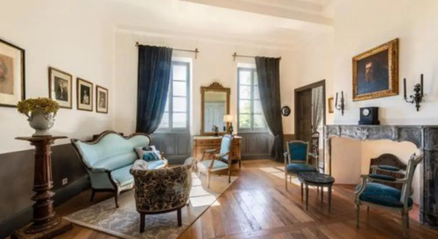 Château de Ronel, Rezerwuj Hotel Hotele w Senouillac z parkingiem, Parking