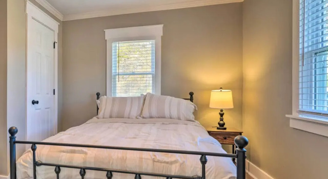 Коттедж Cozy Blackstone Getaway < 2 Mi to Downtown!