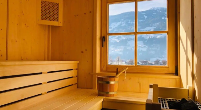 Кровать в общем номере Landhaus Dorfbäck