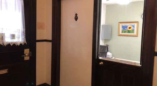 A Friendly Inn at Harvard, Забронировать Отель Гарвард-сквер Кембридж, рядом с Высшая школа дизайна Гарвардского университета