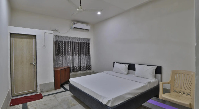 SPOT ON 39918 Hotel Pakas, Rezervovat Hotel Hotely v Gujarat s parkováním, Parkování