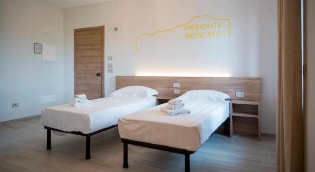 Vino e Turismo, Book Bed and Breakfast Cervasca Piedmont