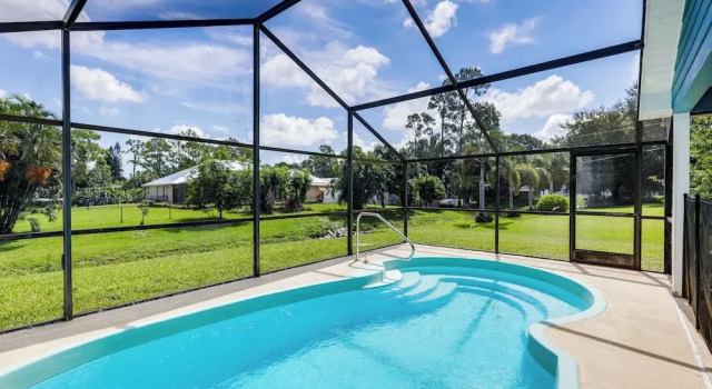 Коттедж 6 Mi to St Lucie River: Family Home w/ Patio!