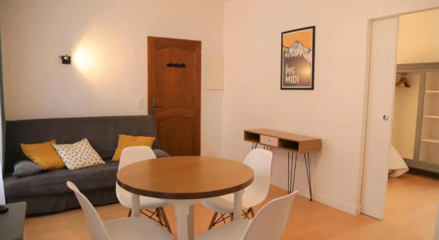 Maison Candela, Book Hotel Hotels in Pyrenees National Park with Parking, Parking