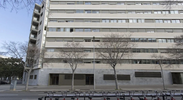 1317 - Modern Forum Apartment