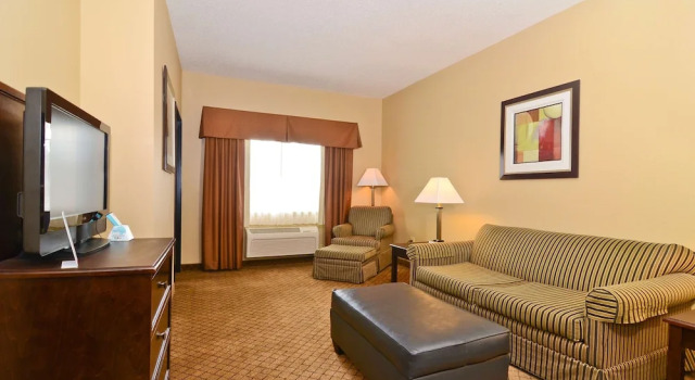 Двухместный люкс Best Western Macomb Inn