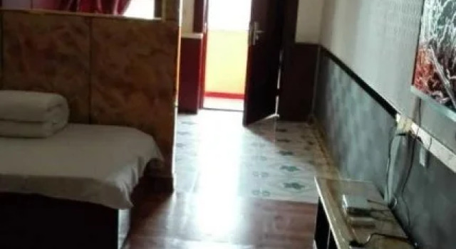 Urumqi Three Star Hotel Midong