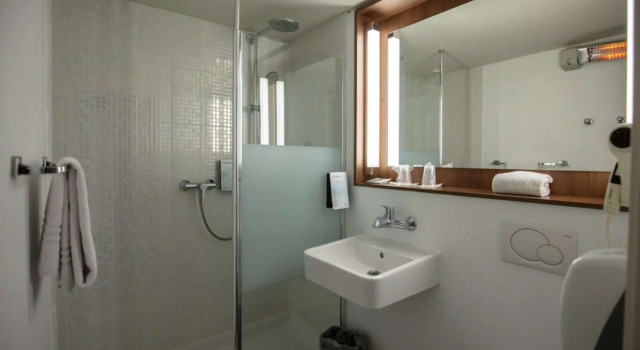 Трёхместный номер Standard Campanile Hotel Liege