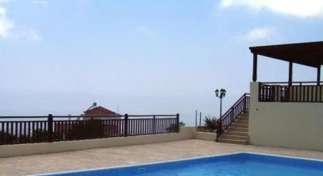 Christina Hill Top, Boek Hotel Peyia Paphos