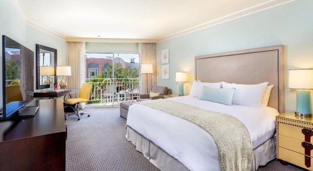 Двухместный номер с видом на территорию отеля Loews Coronado Bay Resort