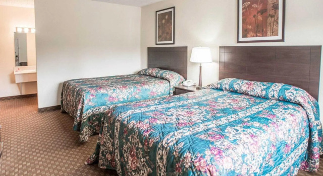 Четырёхместный номер Standard Travelodge by Wyndham Shamokin Dam/Selinsgrove