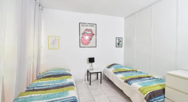 Appartement 8 couchages front de mer le Chabian, Book Apartment Hotels in Camargue with a Pool, Swimming Pool