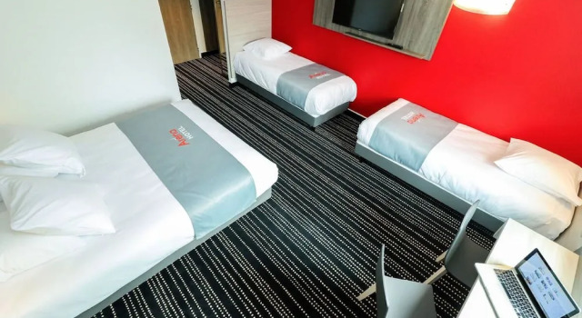 Четырёхместный номер Standard Hotel Arena Toulouse