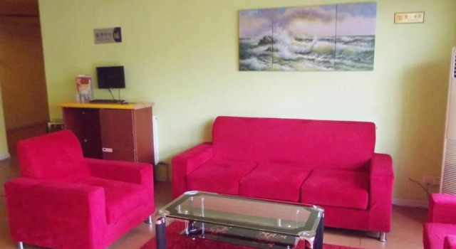 Home Inn Qingdao Jinggangshan Road
