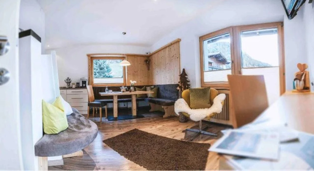 Appartement Carmen, Rezerwuj Apartament Hotele w Tyrol z parkingiem, Parking