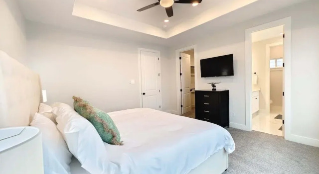 Northside Retreat Chic 3 Bdr, Pet Friendly!