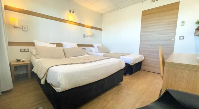 Трёхместный номер Standard The Originals Boutique, Hôtel Neptune, Montpellier Sud