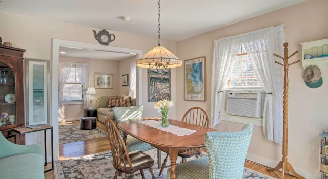 Pet-friendly Hyannis Home w/ Deck & Stream Views!, Забронировать Дом для отпуска Хайаннис Полуостров Кейп-Код