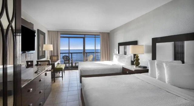 Четырёхместный номер Standard oceanfront Hotel Blue