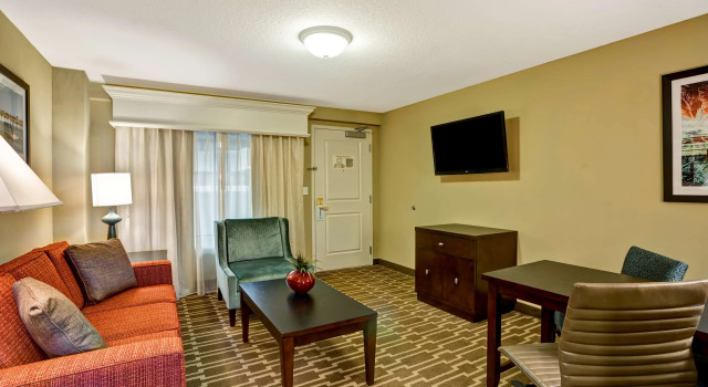 Embassy Suites Fort Myers - Estero, Boek Hotel Estero Fort Myers Area