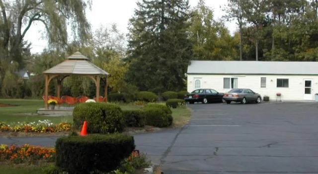 Pine Haven Motel, Buchen Sie Motel Hotels in New England mit Parkplatz, Parkplätze