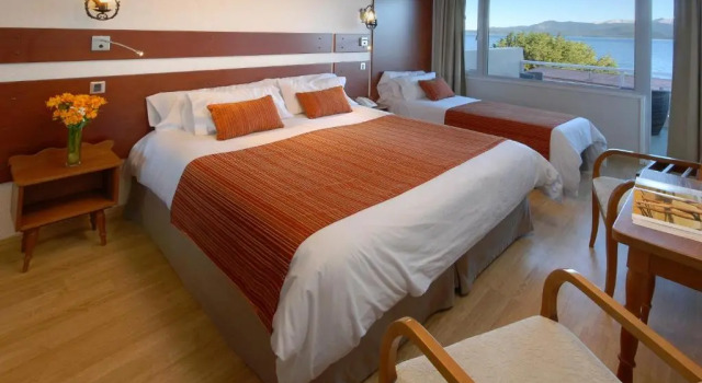 Трёхместный номер Standard с видом на озеро Hotel Tirol