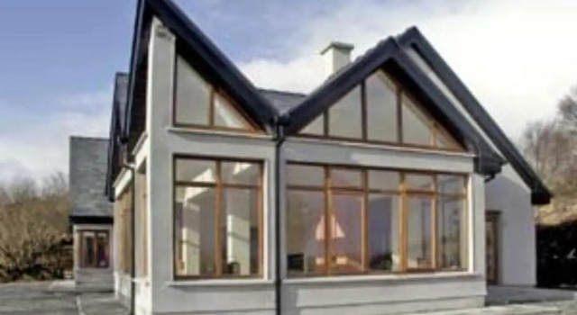 Westport, Co. Mayo - Sleeps 10, Pool Table, ideal holiday base, Rezerwuj Hotel Westport 