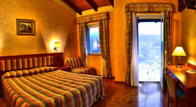Трёхместный номер Standard с частичным видом Hotel La Bussola