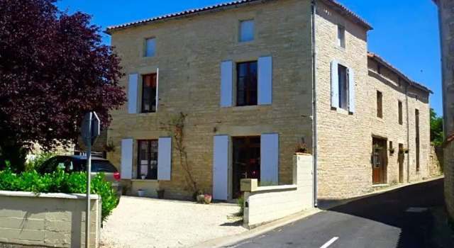 Le Grenier 1 Rue Verte Tusson 16140 France, Varaa Bed and Breakfast Tusson Aquitaine