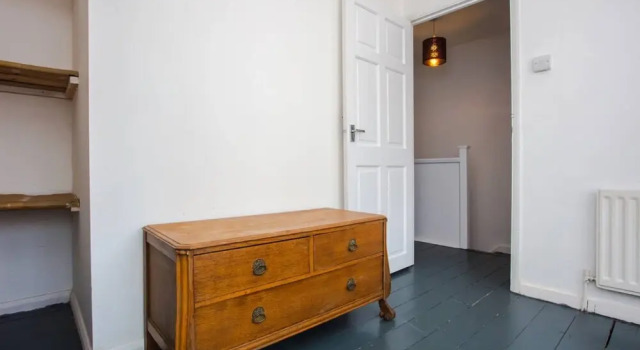 Cosy 4 Bedroom Apartment In Great Location