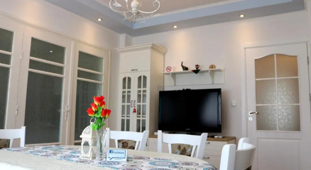 Central Varna Apartment - Lets4Holiday