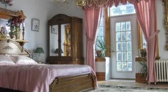 Romantic Mansion Toronto
