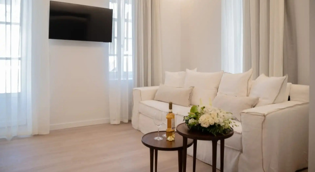 Полулюкс Liberty Suites Spetses