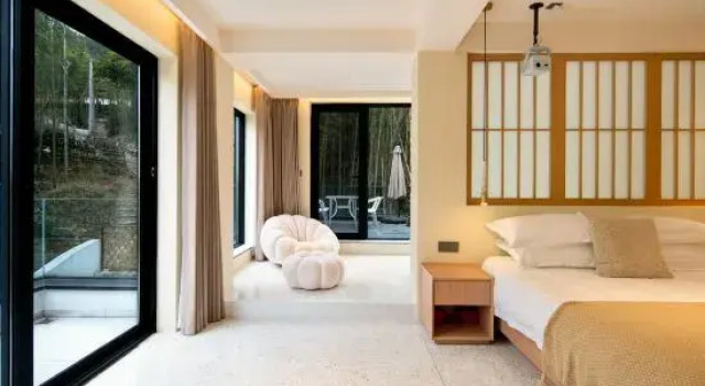 Кровать в общем номере с 6 комнатами Anji Mi·Shijian | ECHO Mountain View Private Hot Spring  & Luxury Pool Villa