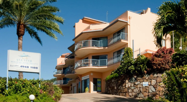 Sea Star Apartments, Забронировать Апартаменты/квартира Отели Эрли-Бич с парковкой, рядом с Рынок пляжа Эйрли, Парковка
