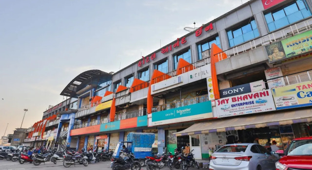 Oyo 24135 Hotel Anand Inn, Rezervasyon Otel Vapi Gujarat