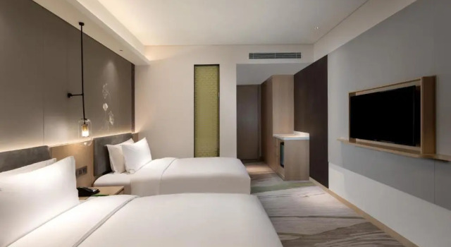 Четырёхместный номер Standard Holiday Inn Guiyang City Center by IHG