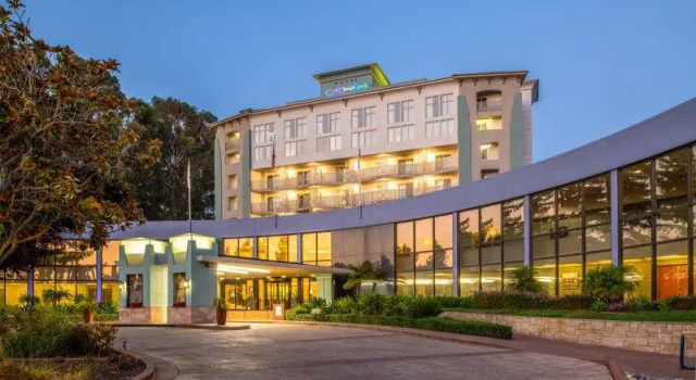 Двухместный номер Standard с видом на бассейн Crowne Plaza Cabana, Palo Alto by IHG