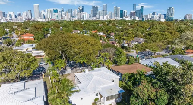 Коттедж Casa de Jai- Your Green Space Near Brickell